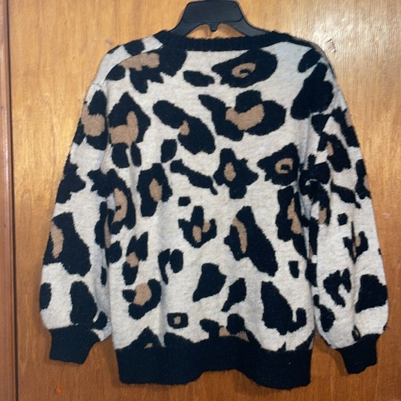 •ENTRO•URBAN OUTFITTERS LEOPARD PRINT  KNIT CREWNECK SWEATER SIZE SMALL EUC - Picture 4 of 7